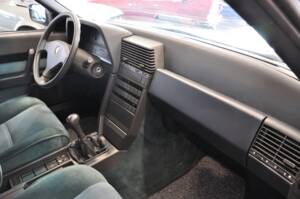 Bild 38/41 von Alfa Romeo 164 2.0 (1990)