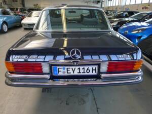 Image 31/42 of Mercedes-Benz 450 SEL 6,9 (1976)