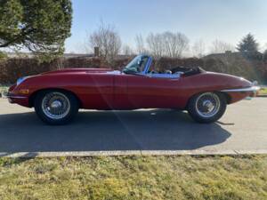 Image 17/62 of Jaguar E-Type (1969)