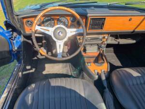 Image 2/8 de Triumph Stag (1975)