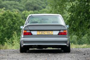 Image 7/43 of Mercedes-Benz 300 CE 3.2 AMG (1990)