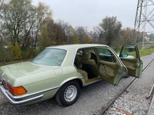 Bild 23/45 von Mercedes-Benz 450 SEL 6,9 (1978)