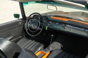 Image 45/50 of Mercedes-Benz 280 SL (1969)