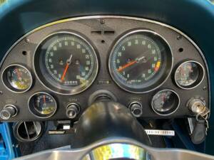 Image 48/50 of Chevrolet Corvette Sting Ray Convertible (1966)