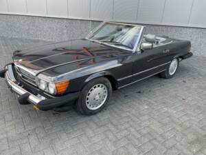 Image 14/36 de Mercedes-Benz 560 SL (1989)