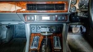 Image 18/34 of Jaguar XJS 5.3 V12 (1992)