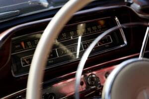 Immagine 26/35 di Mercedes-Benz 220 SE (1960)
