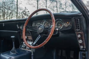 Image 37/57 de Aston Martin DBS Vantage (1969)
