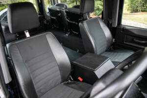 Image 39/50 de Land Rover Defender 90 Td5 (2003)