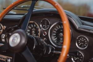 Image 74/99 of Aston Martin DB 6 Volante (1968)