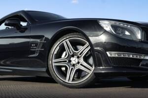 Image 12/33 de Mercedes-Benz SL 63 AMG (2012)