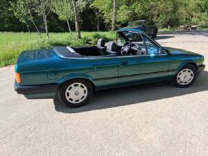 Image 3/18 of BMW 318i (1992)