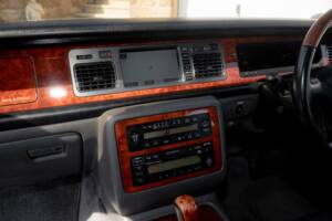 Bild 43/50 von Toyota Century (2003)