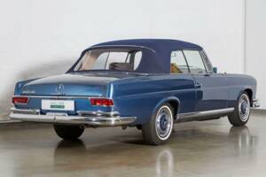 Bild 9/20 von Mercedes-Benz 220 SE b (1965)