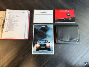 Image 33/82 of BMW 325ix (1989)
