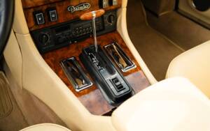 Image 30/37 of Daimler Double Six (1992)