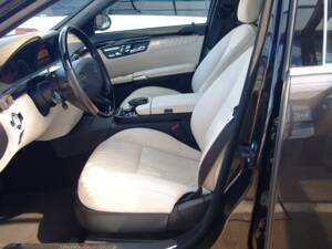 Bild 20/35 von Mercedes-Benz S 600 L (2008)