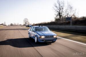 Image 14/44 of Alfa Romeo 75 3.0 V6 QV (1989)