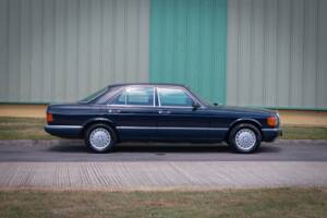 Bild 4/29 von Mercedes-Benz 300 SE (1990)