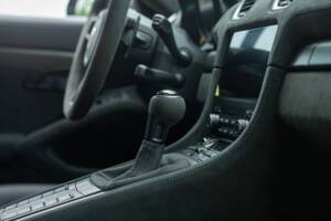 Image 62/100 of Porsche 718 Cayman GT4 RS Weissach (2024)