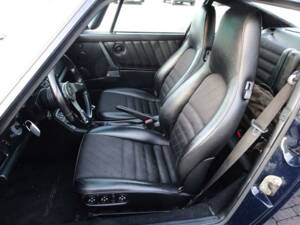 Image 11/42 of Porsche 911 Carrera 4 (1991)