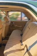Bild 13/18 von Mercedes-Benz 200 (1983)