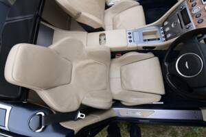 Image 30/50 of Aston Martin DB 9 Volante (2006)