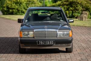 Immagine 6/73 di Mercedes-Benz 190 D 2.5 (1990)