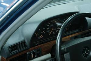 Bild 44/50 von Mercedes-Benz 300 SE (1990)