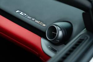 Image 46/50 of Ferrari F12berlinetta (2013)