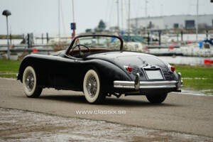 Image 13/15 de Jaguar XK 150 OTS (1958)