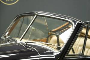 Image 8/50 of Jaguar XK 140 DHC (1955)
