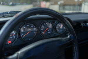 Immagine 34/134 di Porsche 911 Carrera (1995)
