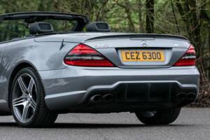 Image 11/41 de Mercedes-Benz SL 63 AMG (2008)
