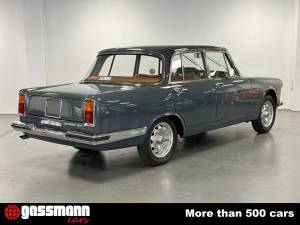 Image 7/15 of Alfa Romeo 2600 Berlina (1965)