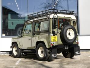 Bild 7/32 von Land Rover Defender 90 Works V8 (2014)