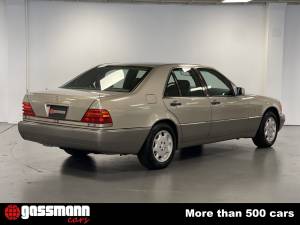 Imagen 8/15 de Mercedes-Benz 300 SE (1991)