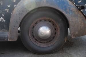 Image 13/134 of Ford V8 (1937)