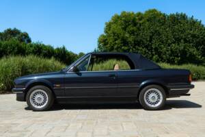 Bild 8/50 von BMW 320i (1989)