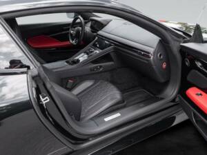 Bild 6/16 von Aston Martin DB12 (2023)