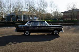 Image 14/29 de Mercedes-Benz 220 SE b (1966)
