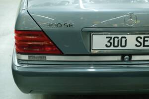 Bild 10/50 von Mercedes-Benz 300 SE (1992)