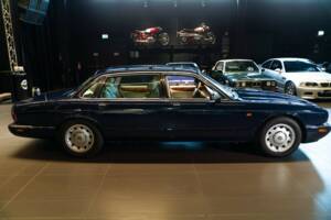 Bild 8/50 von Daimler Super V8 (1997)