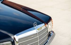 Image 17/72 de Mercedes-Benz 500 SEL (1984)