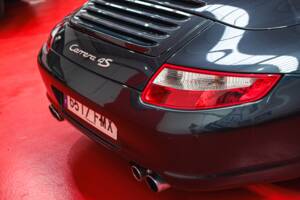 Image 35/48 of Porsche 911 Carrera 4S (2007)