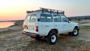 Image 4/61 of Toyota Land Cruiser FJ 62 (1989)