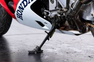 Afbeelding 24/50 van Honda VFR 750R RC 30 (1989)