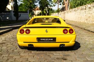 Immagine 7/33 di Ferrari F 355 Berlinetta (1995)