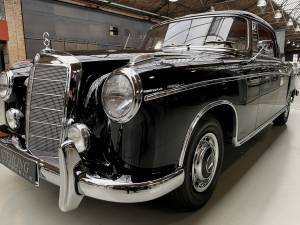 Image 10/38 of Mercedes-Benz 220 S (1959)
