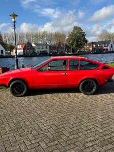 Bild 2/19 von Alfa Romeo Alfetta GTV 2000 (1977)